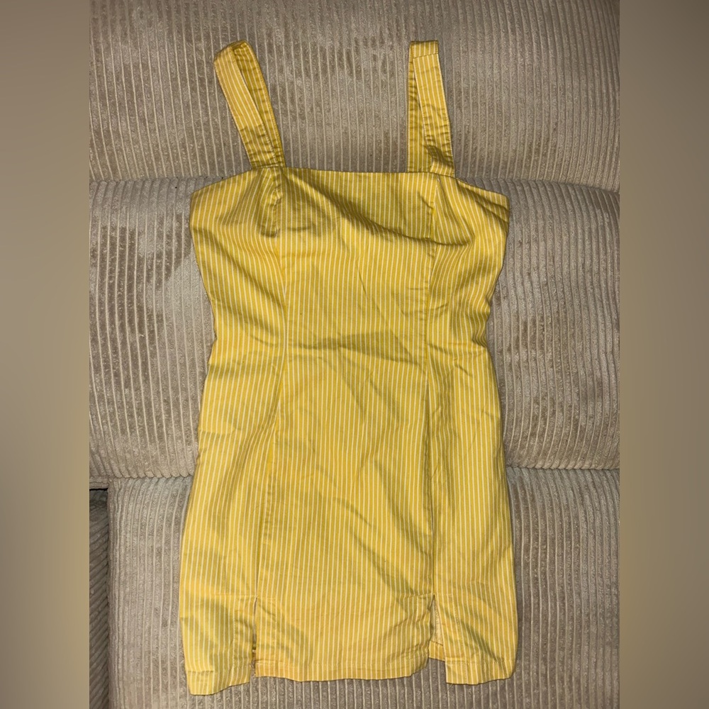 Adorable yellow forever 21 dress!